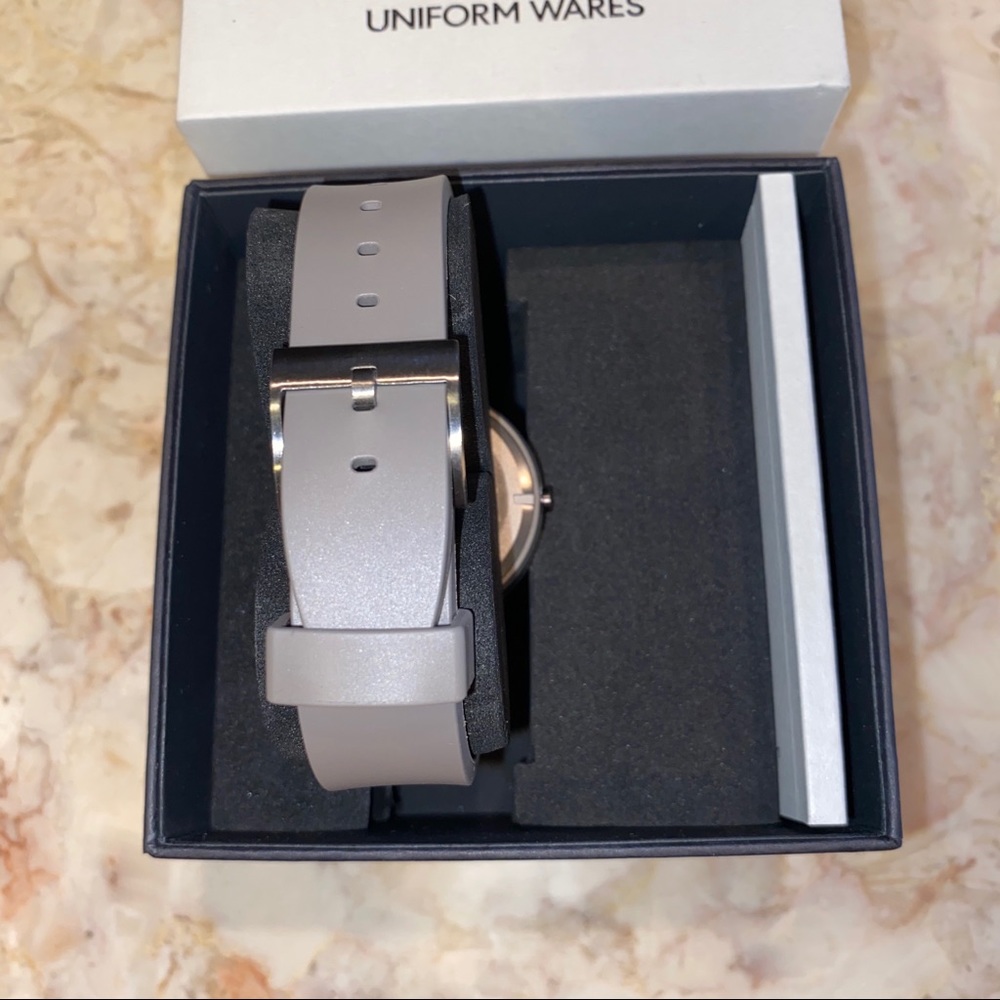SOLD! New Men’s Uniform Wares Grey Rubber Watch 36 - Picture 5 of 7
